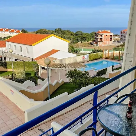 Kwatera prywatna Peniche Master Bedroom With Sea View Balcony, Private Bathroom, Shared Kitchen, Swimming Pool, Surfing