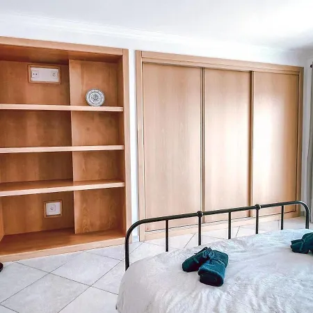 Peniche Master Bedroom With Sea View Balcony, Private Bathroom, Shared Kitchen, Swimming Pool, Surfing * 아토우기아다발레이아