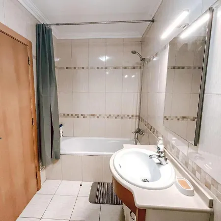 Peniche Master Bedroom With Sea View Balcony, Private Bathroom, Shared Kitchen, Swimming Pool, Surfing * اتوغويه ده باليه