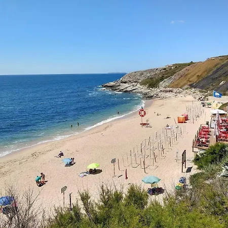 منزل للإقامة Peniche Master Bedroom With Sea View Balcony, Private Bathroom, Shared Kitchen, Swimming Pool, Surfing *