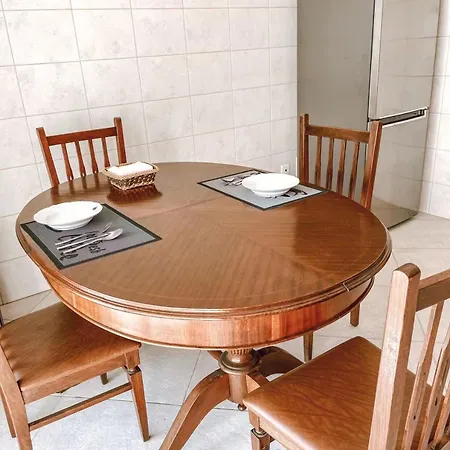 ホームステイ Peniche Master Bedroom With Sea View Balcony, Private Bathroom, Shared Kitchen, Swimming Pool, Surfing *