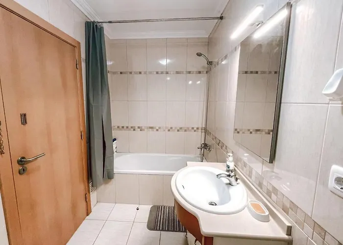 Peniche Master Bedroom With Sea View Balcony, Private Bathroom, Shared Kitchen, Swimming Pool, Surfing * アトウギア・ダ・バレイア